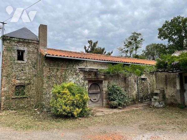 En hameau, au calme, dépendances à réhabiliter, 193m²