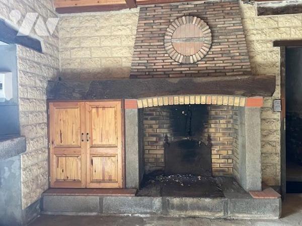 En hameau, au calme, dépendances à réhabiliter, 193m²