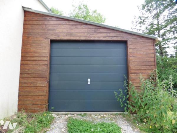 RIAILLE, proche bourg, garage en bon état général