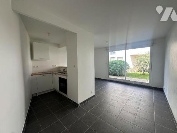 A VENDRE PERROS-GUIREC, centre-ville Appartement de 46.30m² habitable de type 2 avec kitchenett...