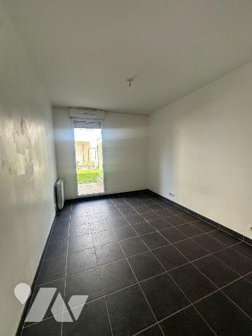 A VENDRE PERROS-GUIREC, centre-ville Appartement de 46.30m² habitable de type 2 avec kitchenett...