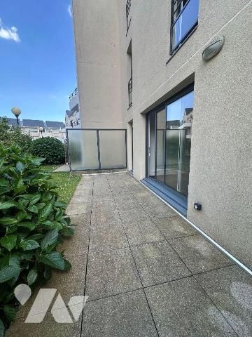 A VENDRE PERROS-GUIREC, centre-ville Appartement de 46.30m² habitable de type 2 avec kitchenett...
