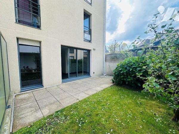 A VENDRE PERROS-GUIREC, centre-ville Appartement de 46.30m² habitable de type 2 avec kitchenett...