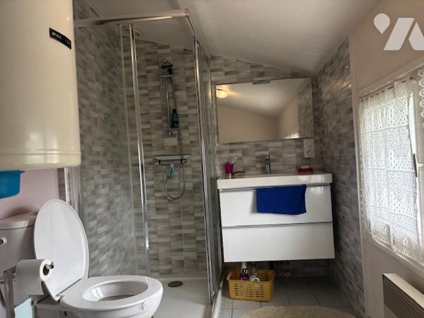 Maion de ville agréable , spacieuse et lumineuse, bien agencée, A visiter rapidement!!