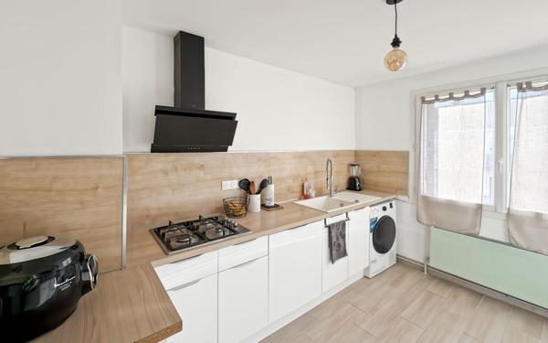 Appartement à vendre    4 pièces •  Portes-lès-Valence