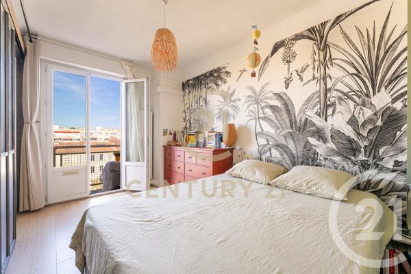 Appartement F3 à vendre  3 pièces - 80 m 2   MARSEILLE  - 13004