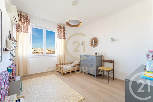Appartement F3 à vendre  3 pièces - 80 m 2   MARSEILLE  - 13004