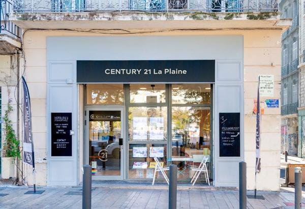 Appartement F3 à vendre  3 pièces - 80 m 2   MARSEILLE  - 13004