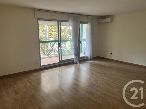 Appartement F3 à vendre  3 pièces - 80 m 2   MARSEILLE  - 13004