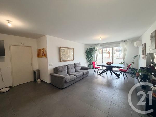 Appartement F3 à vendre  3 pièces - 80 m 2   MARSEILLE  - 13004
