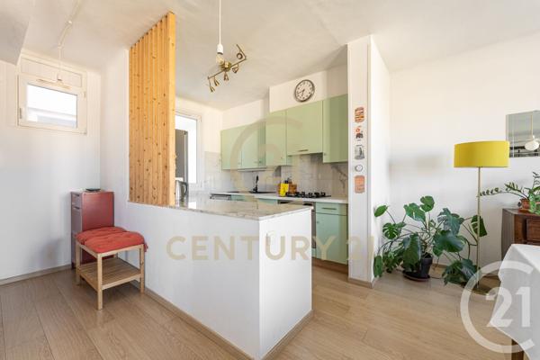Appartement F3 à vendre  3 pièces - 80 m 2   MARSEILLE  - 13004