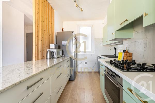 Appartement F3 à vendre  3 pièces - 80 m 2   MARSEILLE  - 13004