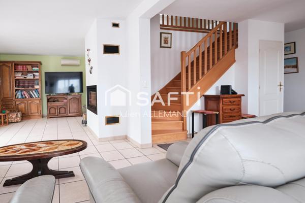 Maison contemporaine et familiale dans un quartier résidentiel !