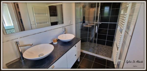 Maison Individuelle, plain pied à vendre 146 m² 6 pièces, garage, piscine, Terrain 1250m² BOISSEY (01)Proche Pont de Vaux
