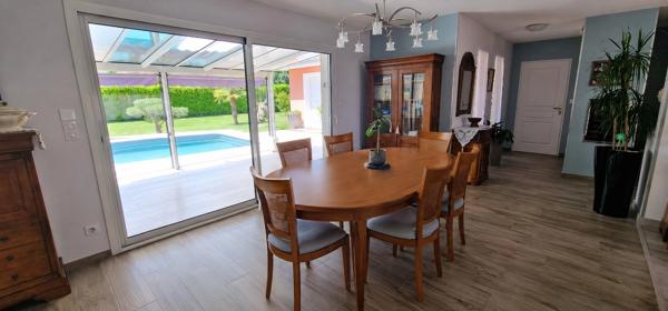 Maison Individuelle, plain pied à vendre 146 m² 6 pièces, garage, piscine, Terrain 1250m² BOISSEY (01)Proche Pont de Vaux