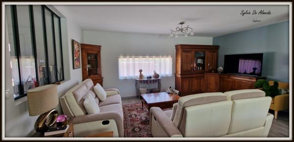 Maison Individuelle, plain pied à vendre 146 m² 6 pièces, garage, piscine, Terrain 1250m² BOISSEY (01)Proche Pont de Vaux