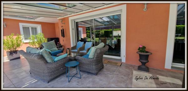 Maison Individuelle, plain pied à vendre 146 m² 6 pièces, garage, piscine, Terrain 1250m² BOISSEY (01)Proche Pont de Vaux