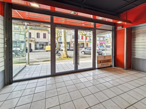 Auch (32000) Local Commercial de 240m2 - Auch centre