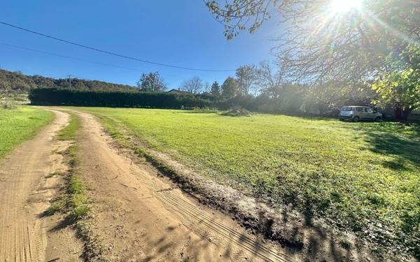 Immeuble à vendre    8 pièces •  Claveyson