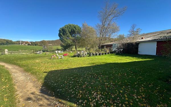 Immeuble à vendre    8 pièces •  Claveyson