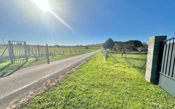 Immeuble à vendre    8 pièces •  Claveyson