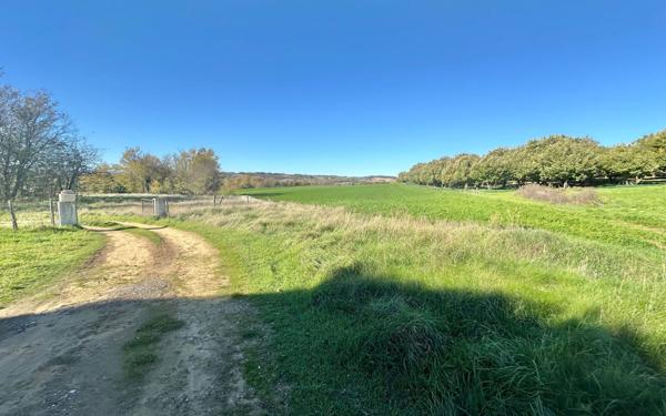 Immeuble à vendre    8 pièces •  Claveyson