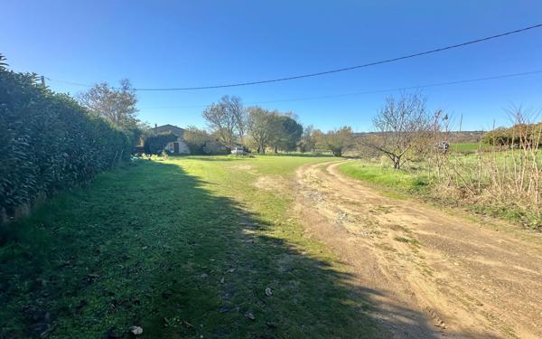 Immeuble à vendre    8 pièces •  Claveyson