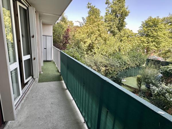 Créteil (94000) À Vendre – Beau 2 pièces avec balcon et parking – Créteil Village / Église