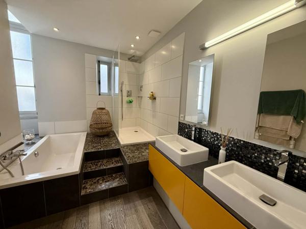 CARCASSONNE ELEGANT APPARTEMENT HAUSMANNIEN