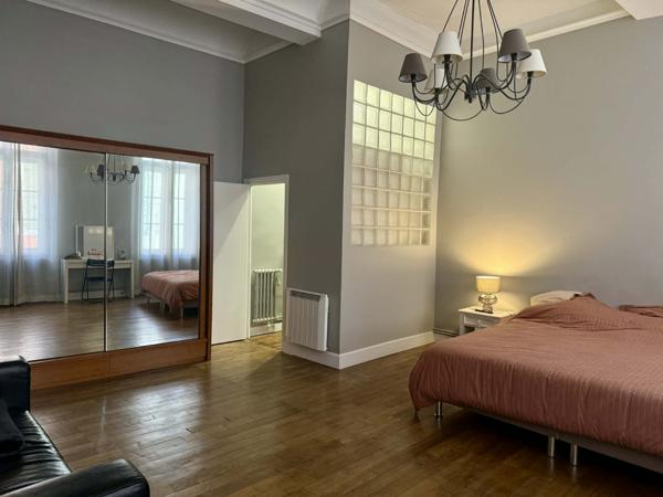 CARCASSONNE ELEGANT APPARTEMENT HAUSMANNIEN