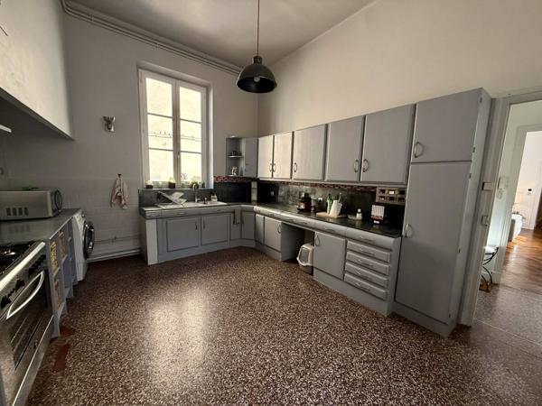 CARCASSONNE ELEGANT APPARTEMENT HAUSMANNIEN