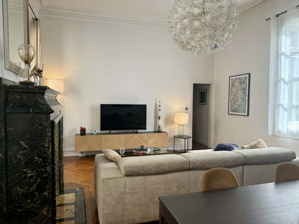 CARCASSONNE ELEGANT APPARTEMENT HAUSMANNIEN