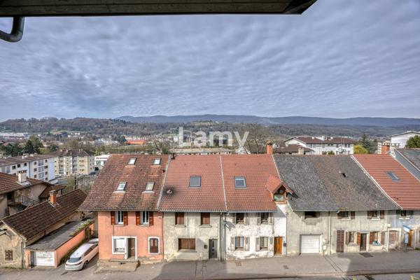 T2 en etage eleve avec vue + cave