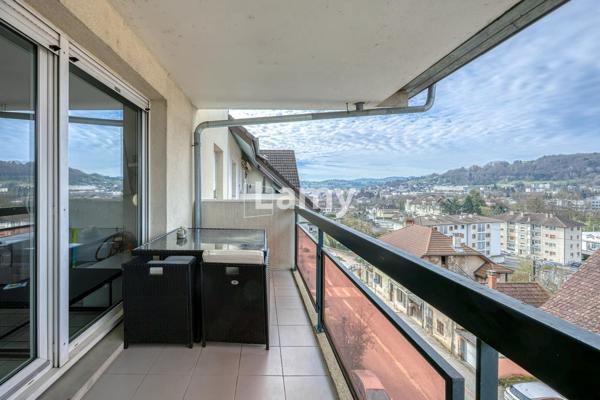 T2 en etage eleve avec vue + cave