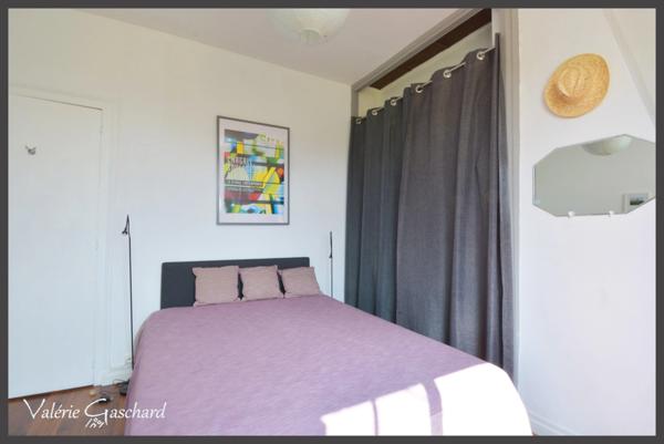 SAINT MEDARD DE GUIZIERES (33) maison en bord de rivière