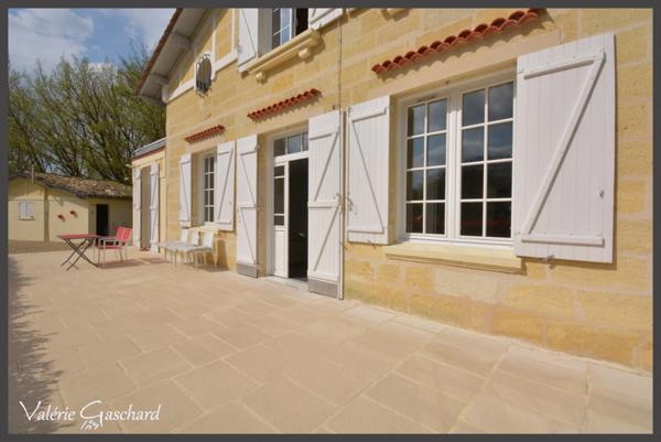 SAINT MEDARD DE GUIZIERES (33) maison en bord de rivière