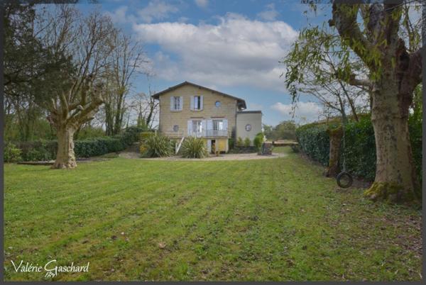 SAINT MEDARD DE GUIZIERES (33) maison en bord de rivière