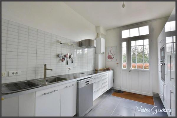 SAINT MEDARD DE GUIZIERES (33) maison en bord de rivière