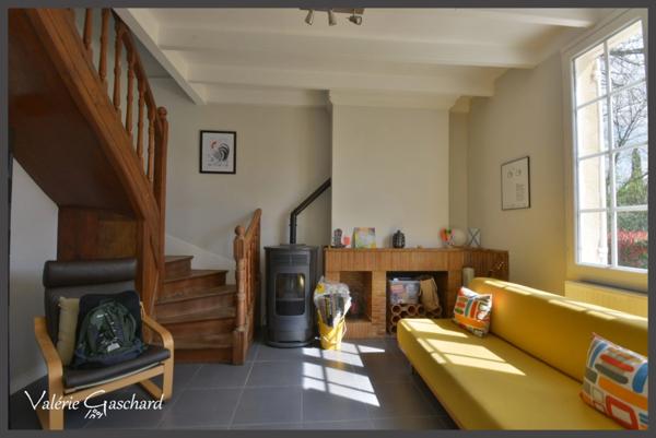 SAINT MEDARD DE GUIZIERES (33) maison en bord de rivière