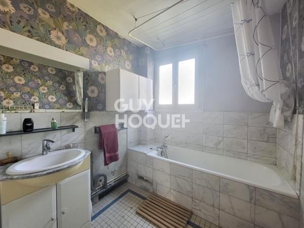 5 pièces - 3 chambres - balcon - cave - parking privatif