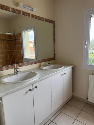 Maison 4 pièces de 97 m² à Andrezieux boutheon