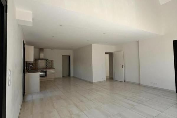 Location - Maison 5 pièces 120 m 2 THEIX (56450)
