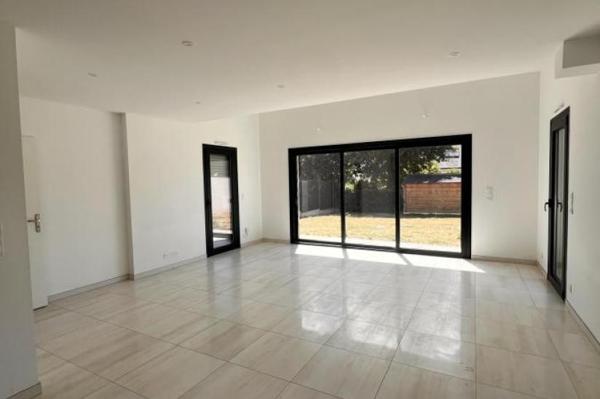 Location - Maison 5 pièces 120 m 2 THEIX (56450)
