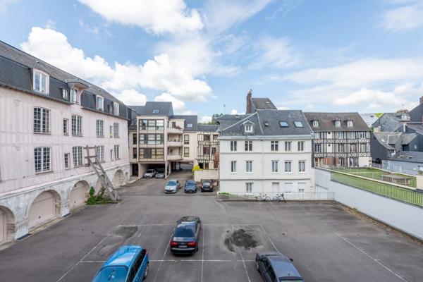 Appartement + annexe + parking