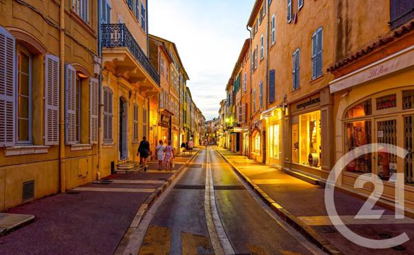 à vendre  26,07 m2 ST TROPEZ - 83