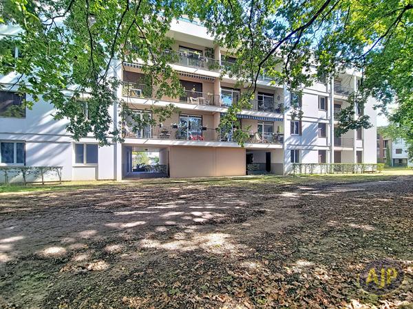 Appartement à vendre Bordeaux - 4 pièces, 94m² avec 2 chambre(s) à 233 000€ - AJP Immobilier Bordeaux Saint-Augustin