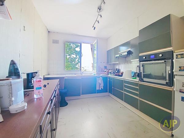 Appartement à vendre Bordeaux - 4 pièces, 94m² avec 2 chambre(s) à 233 000€ - AJP Immobilier Bordeaux Saint-Augustin