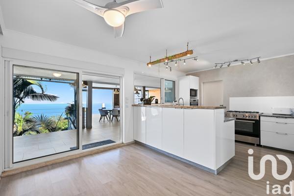 Maison à vendre 9 pièces 215 m² Saint-Leu