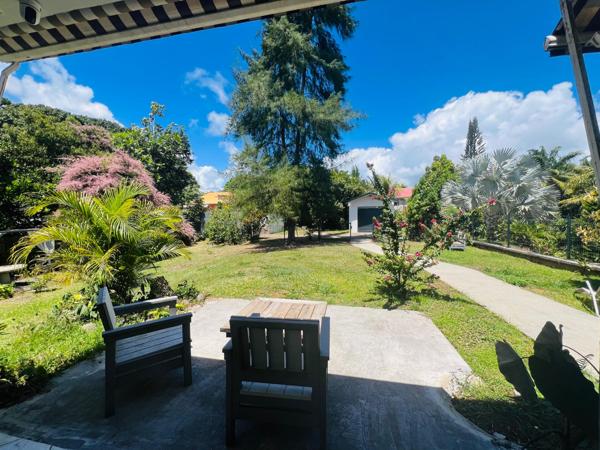 Exceptionnel - Villa T6 + deux appartements de type T2