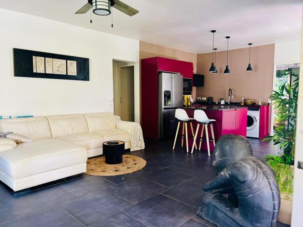 Exceptionnel - Villa T6 + deux appartements de type T2